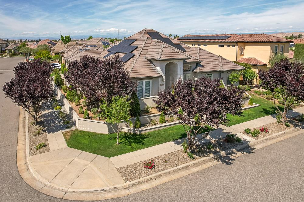 2096 E Olympic Ave, Fresno, CA 93730