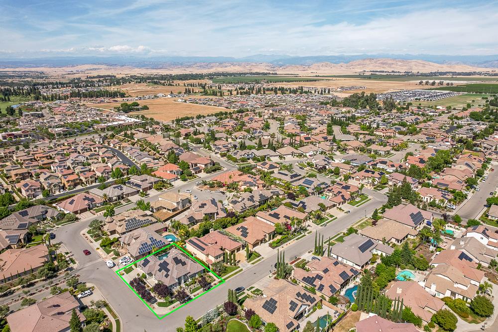 2096 E Olympic Ave, Fresno, CA 93730