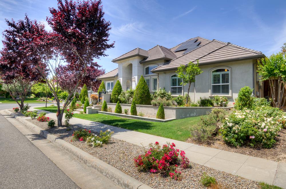 2096 E Olympic Ave, Fresno, CA 93730