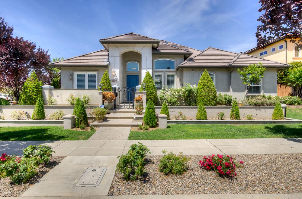 2096 E Olympic Ave, Fresno, CA 93730