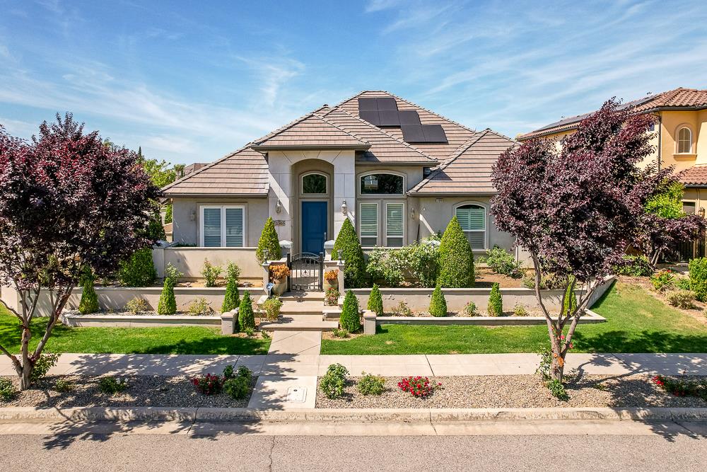 2096 E Olympic Ave, Fresno, CA 93730