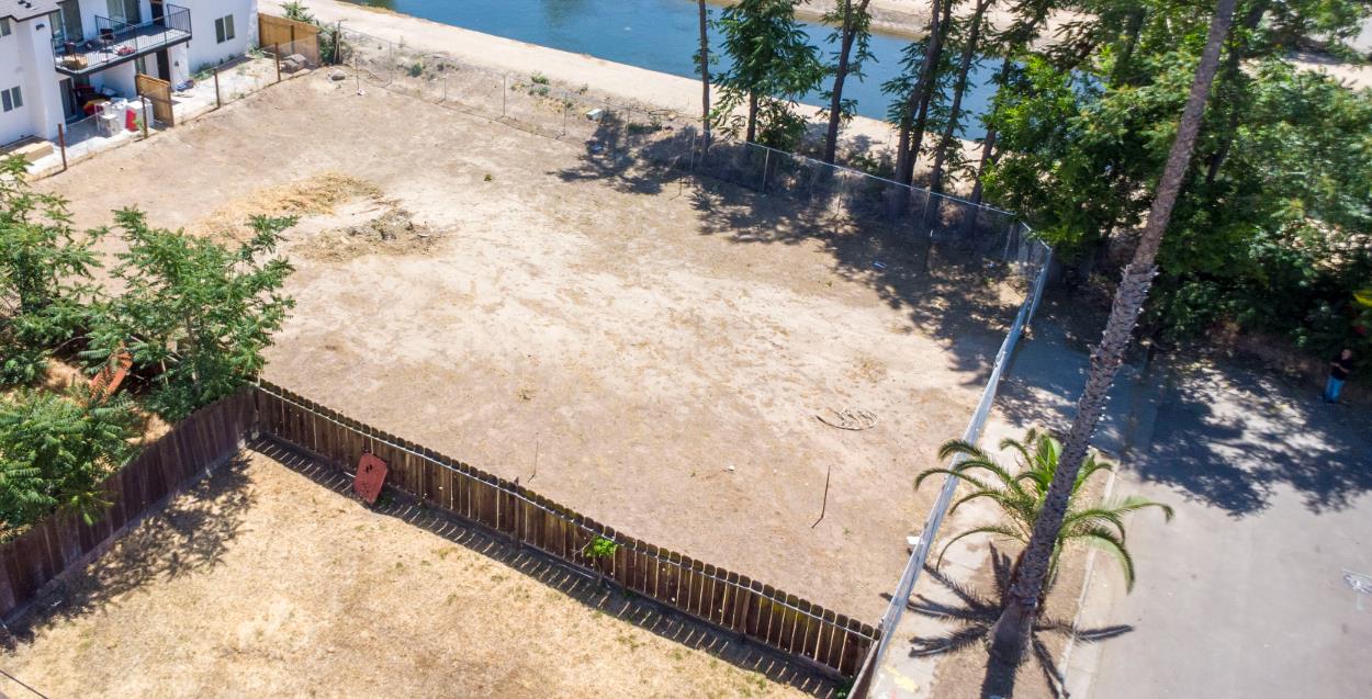 3606 N College Ave, Fresno, CA 93704