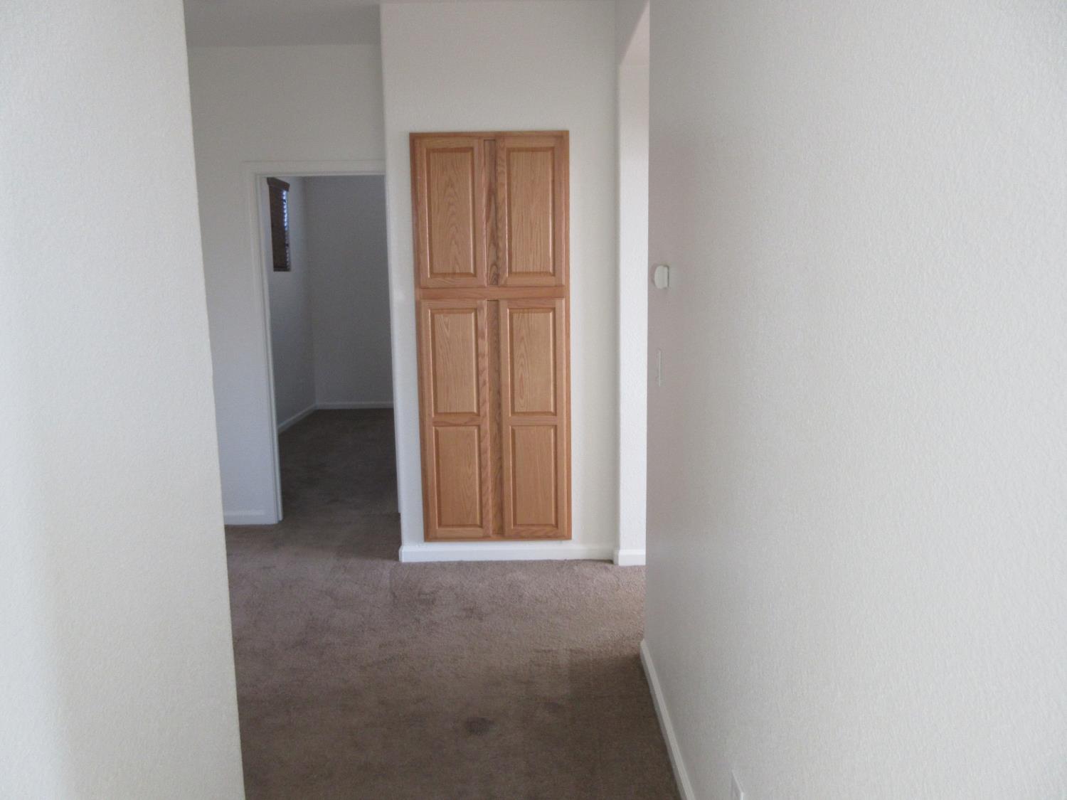 1016 Papaya St, Madera, CA 93638