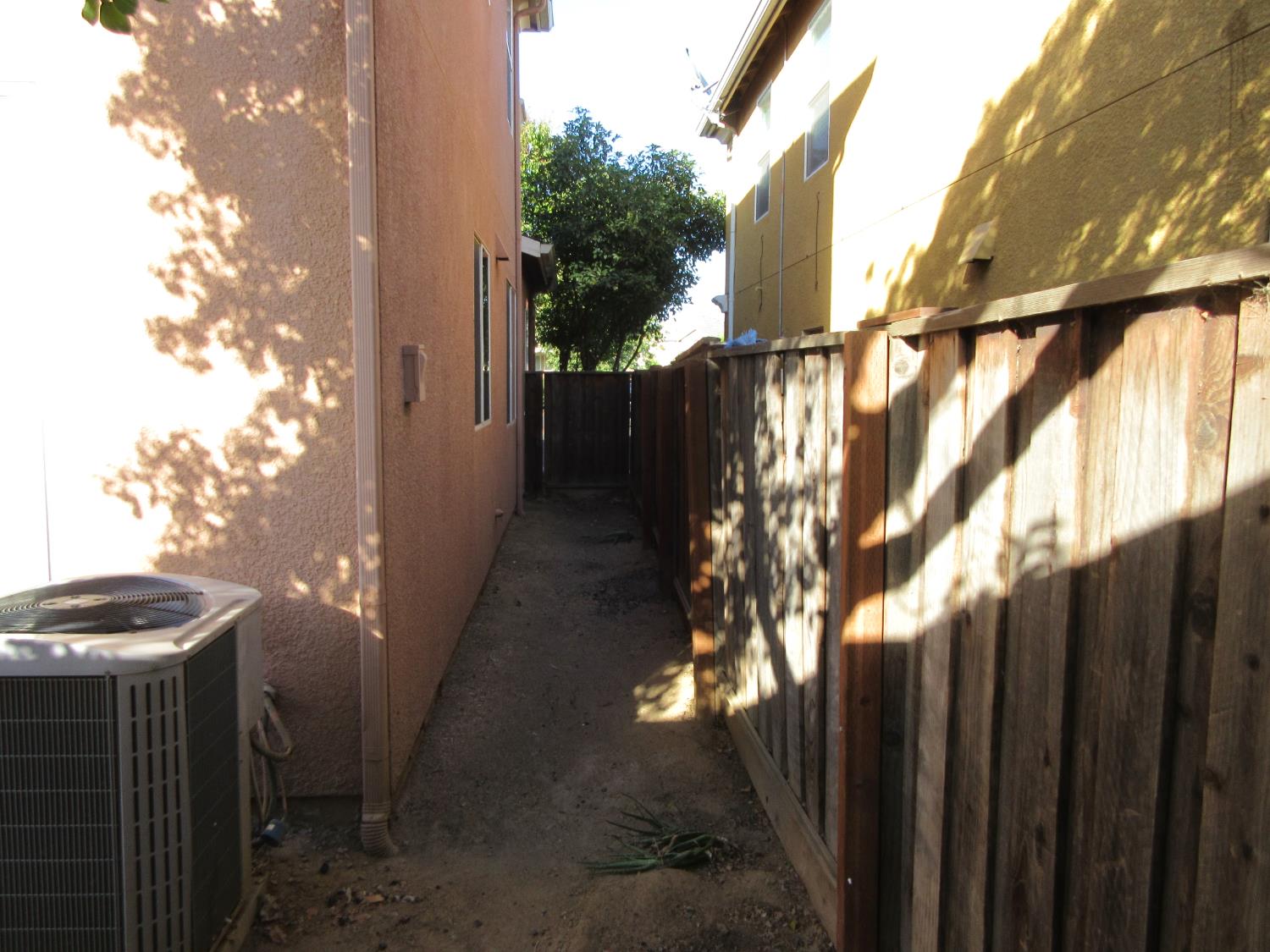 1016 Papaya St, Madera, CA 93638