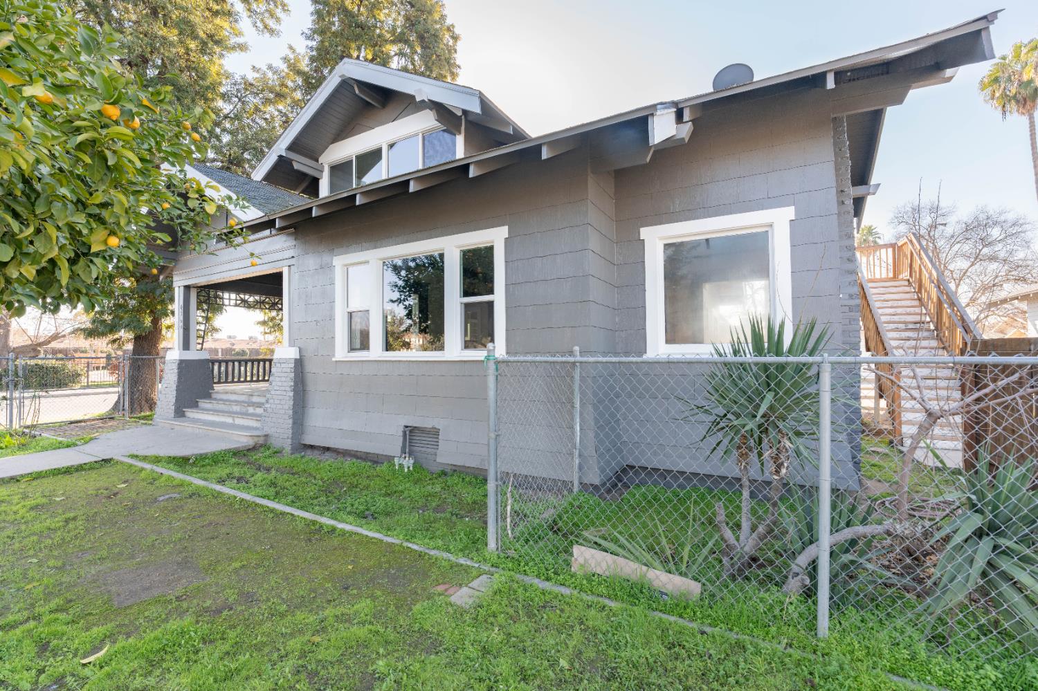 4354 E Kings Canyon Rd, Fresno, CA 93702