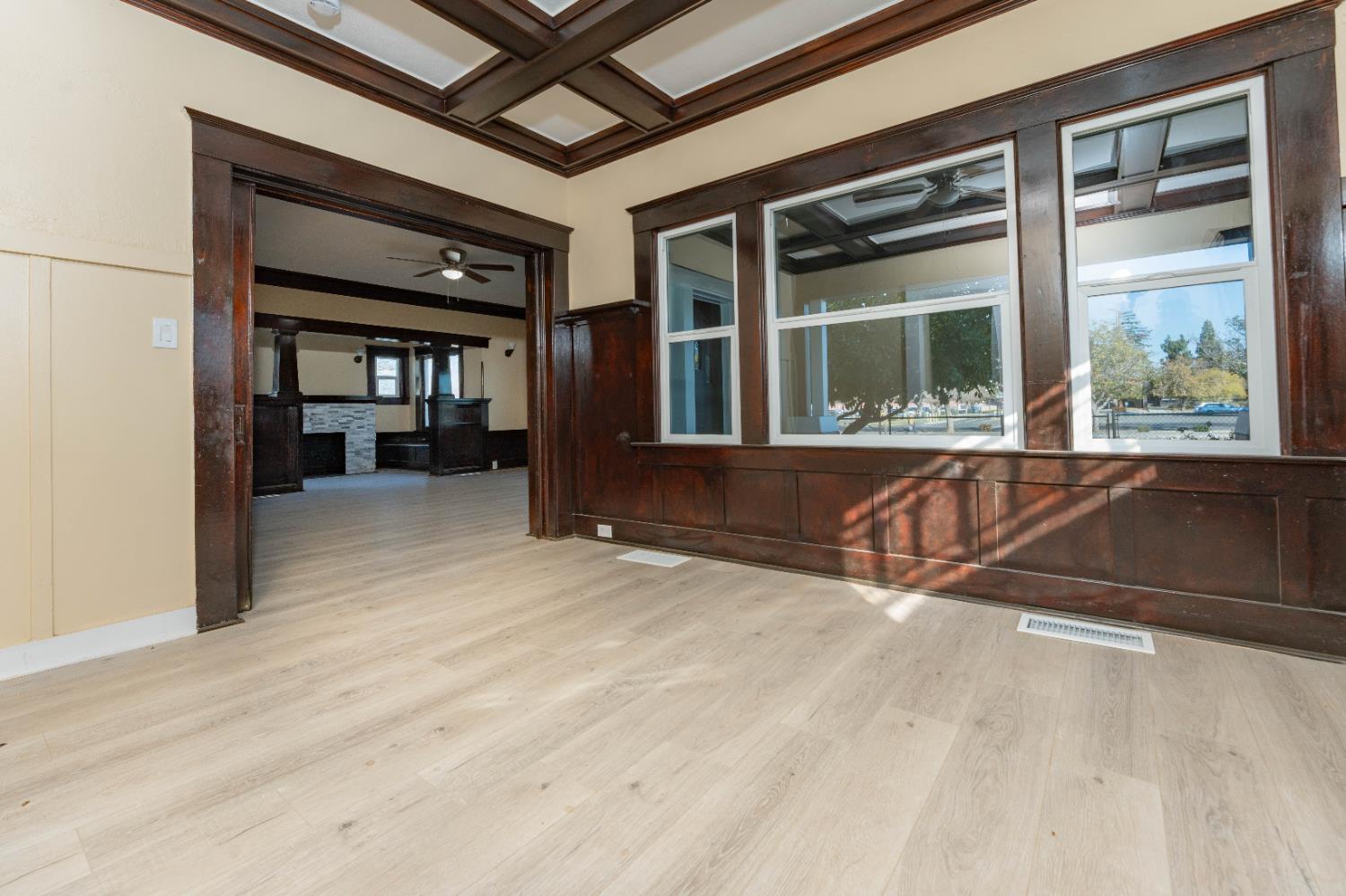 4354 E Kings Canyon Rd, Fresno, CA 93702