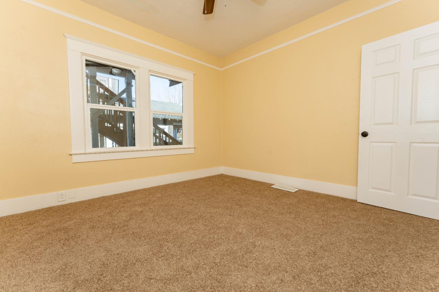 4354 E Kings Canyon Rd, Fresno, CA 93702