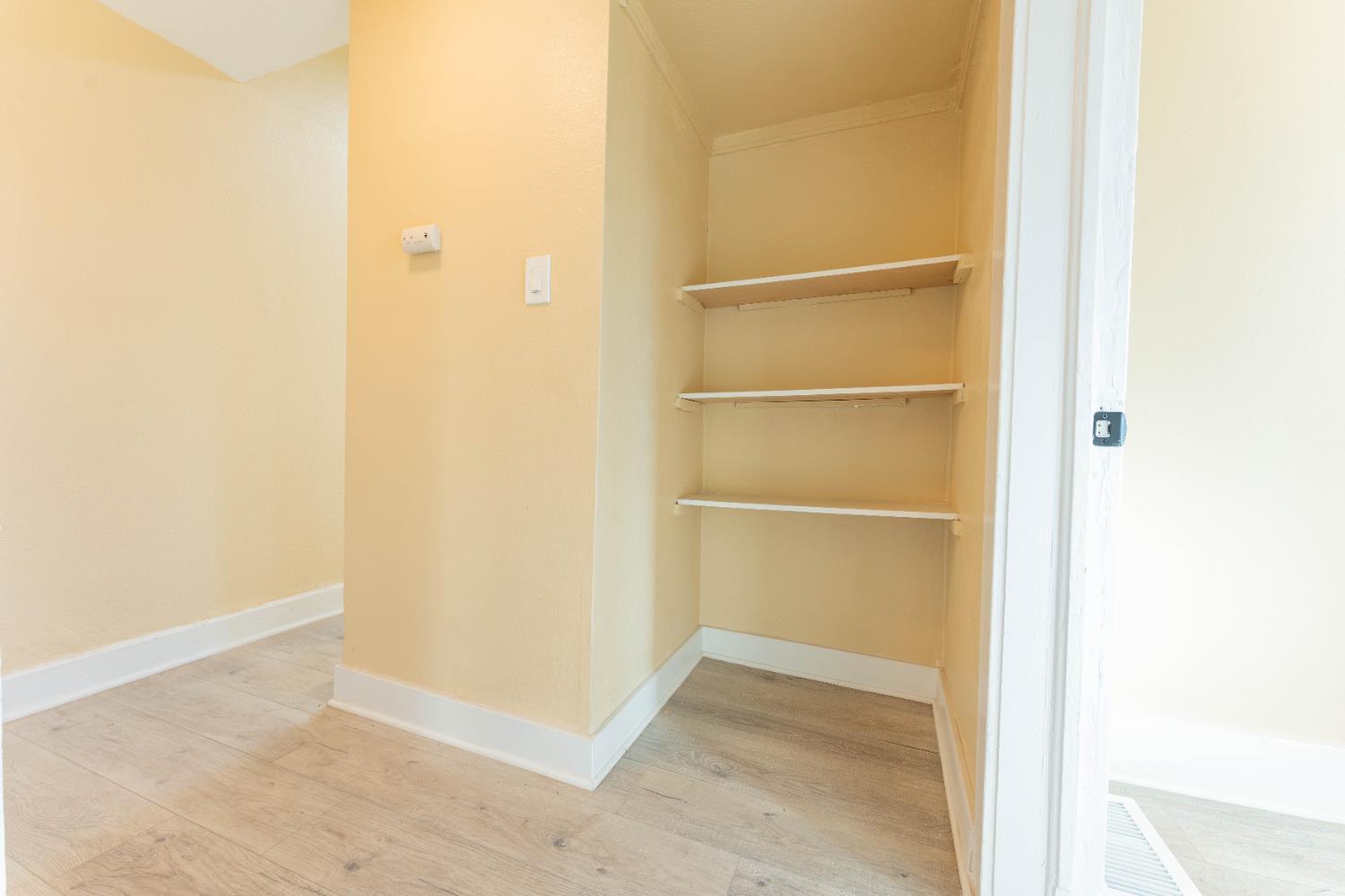 4354 E Kings Canyon Rd, Fresno, CA 93702