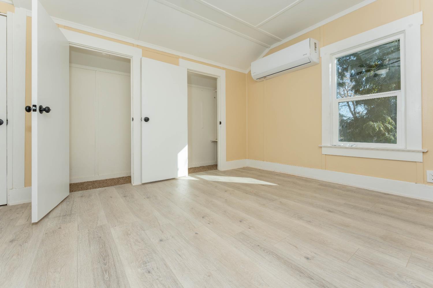 4354 E Kings Canyon Rd, Fresno, CA 93702