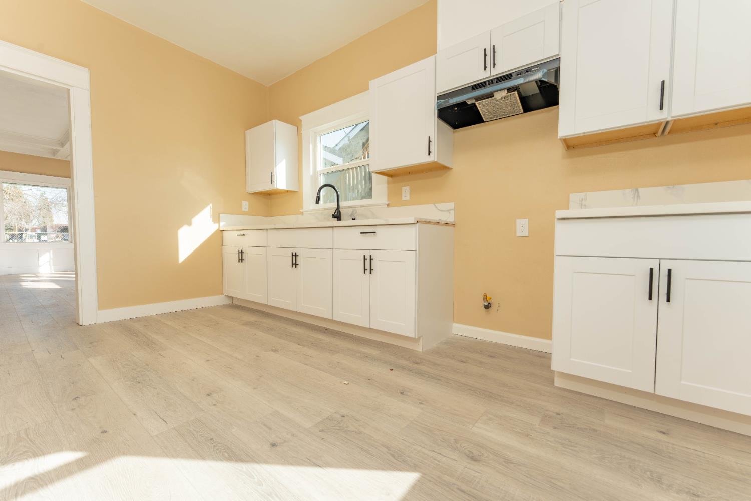 4354 E Kings Canyon Rd, Fresno, CA 93702