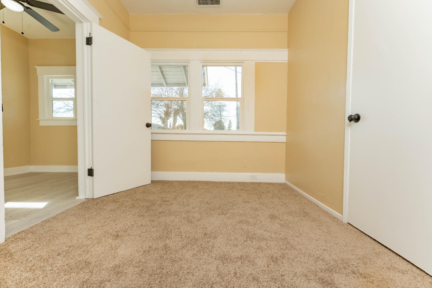 4354 E Kings Canyon Rd, Fresno, CA 93702