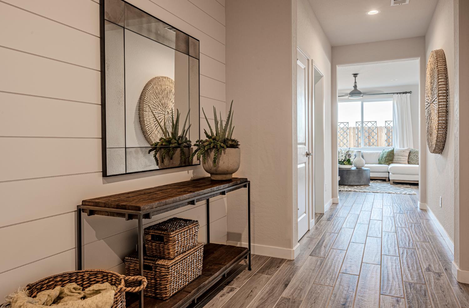 1161 Maclure Ave W, Madera, CA 93636