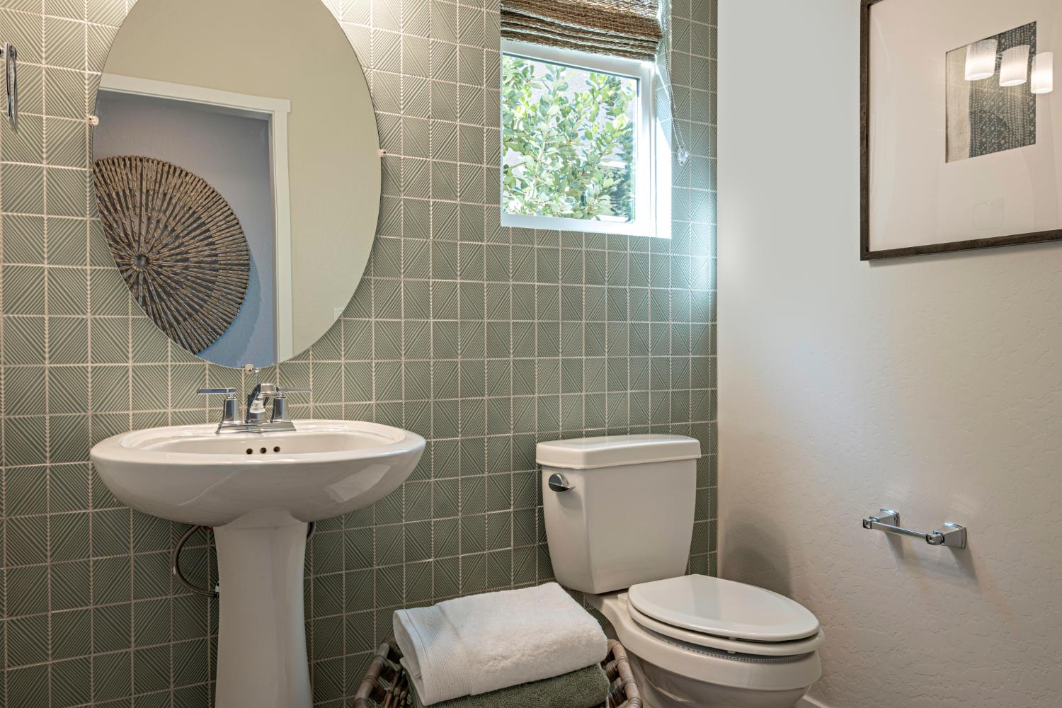 1161 Maclure Ave W, Madera, CA 93636