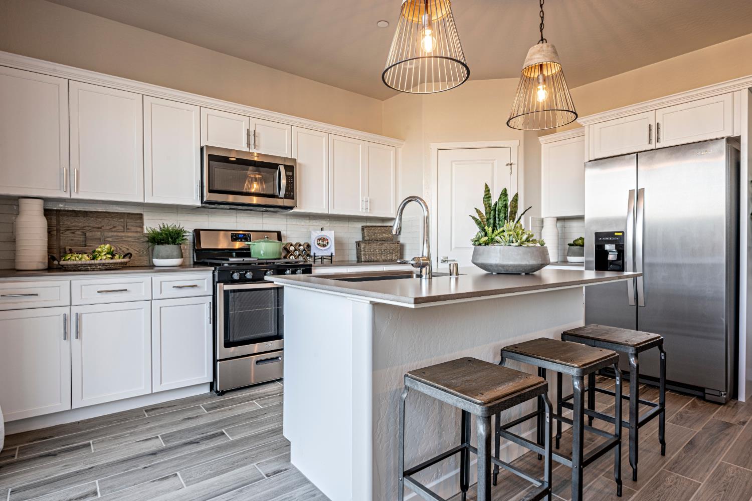 1161 Maclure Ave W, Madera, CA 93636