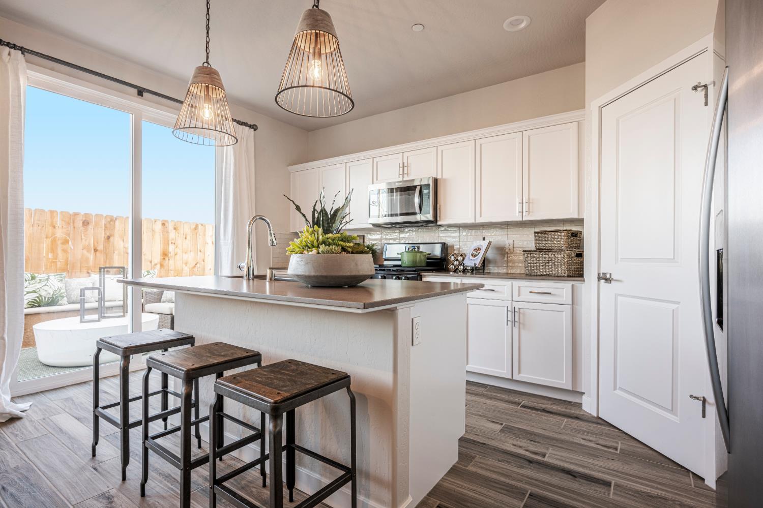 1161 Maclure Ave W, Madera, CA 93636