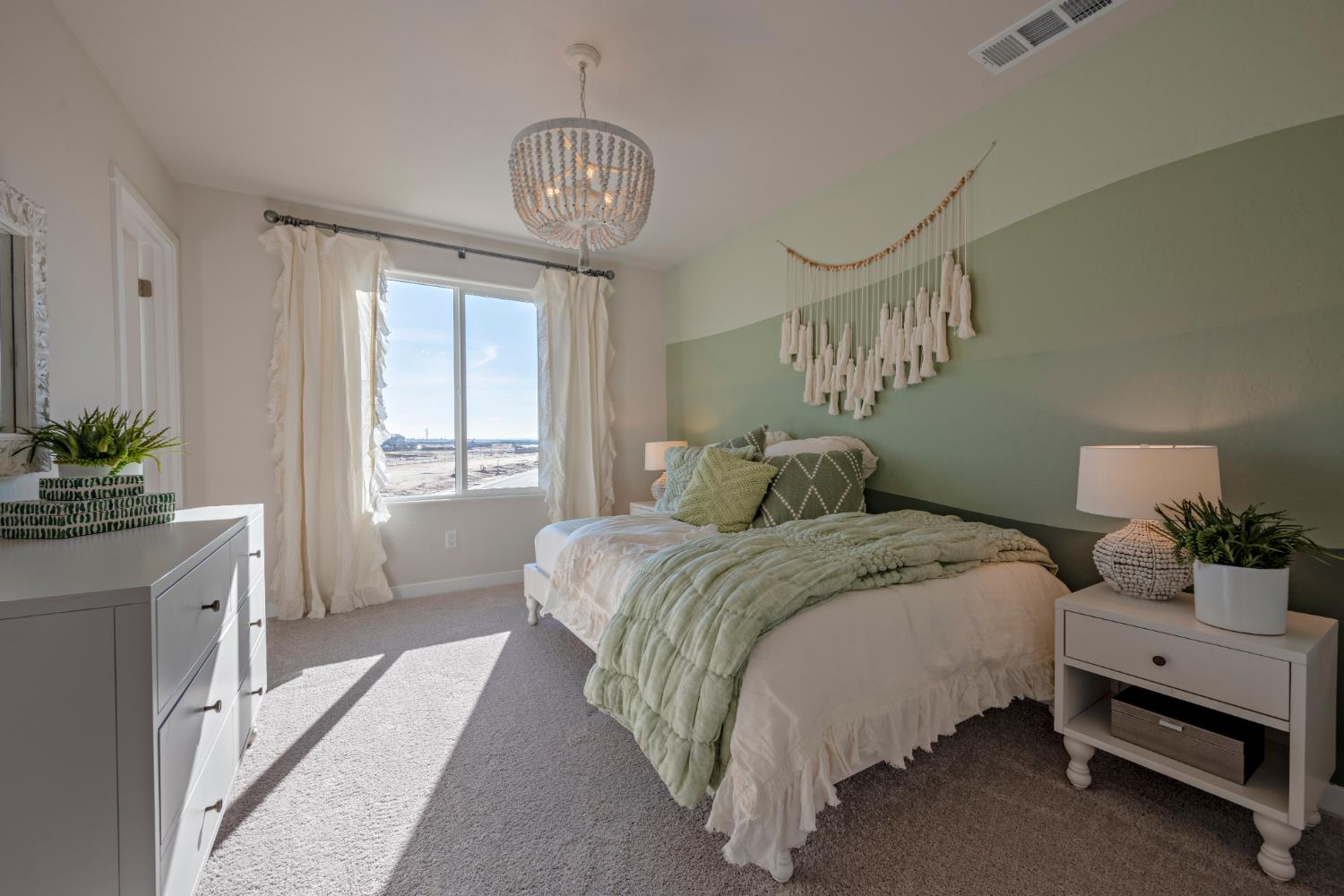 1161 Maclure Ave W, Madera, CA 93636