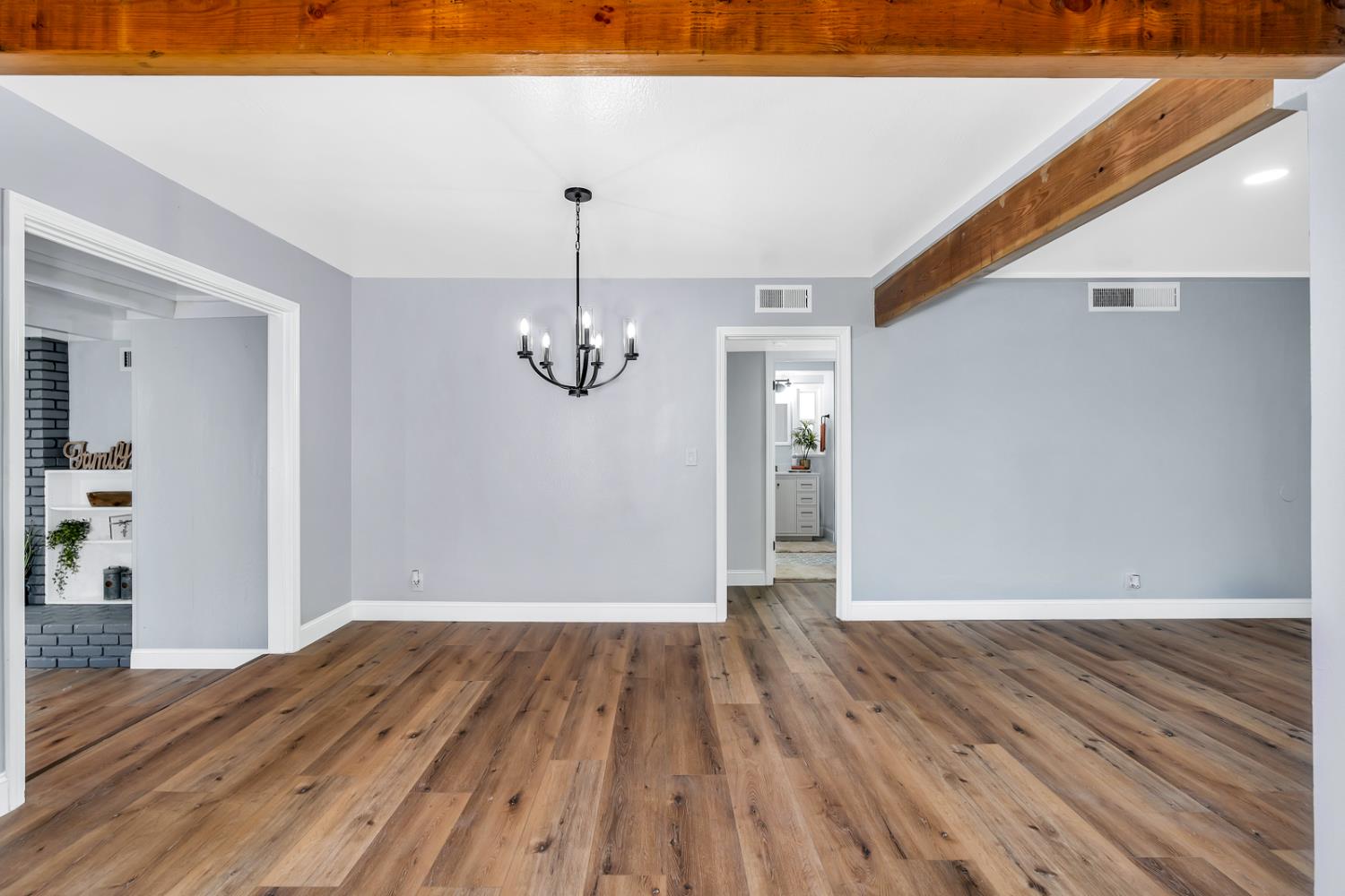 4918 E Illinois Ave, Fresno, CA 93727