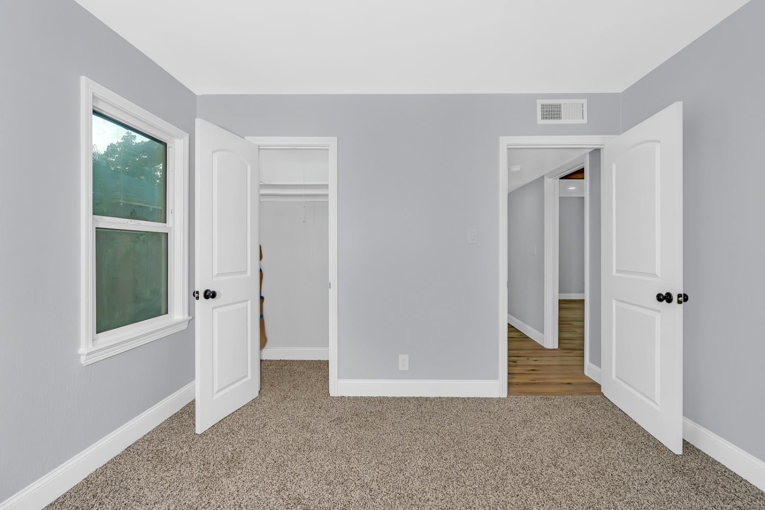 4918 E Illinois Ave, Fresno, CA 93727