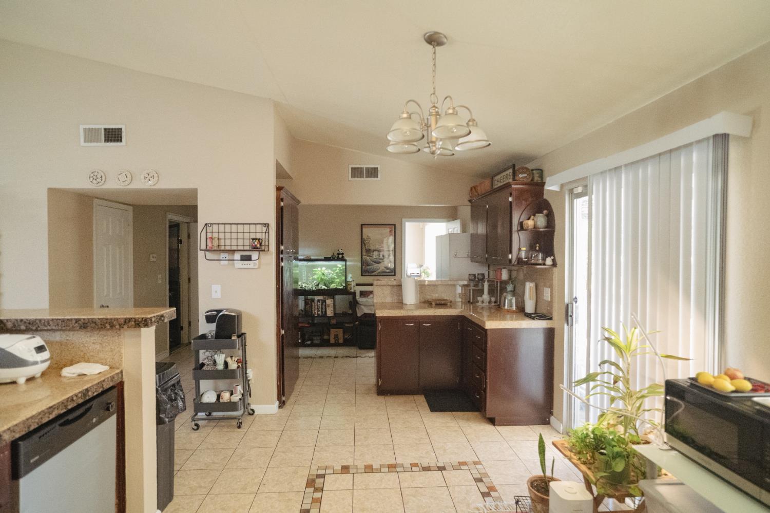 310 Buena Vista Ct, Merced, CA 95348