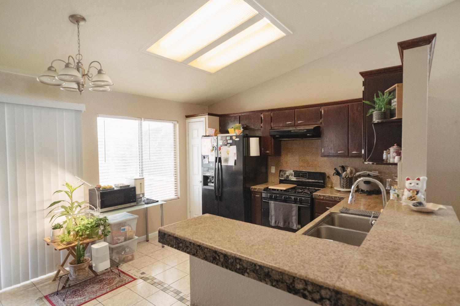 310 Buena Vista Ct, Merced, CA 95348