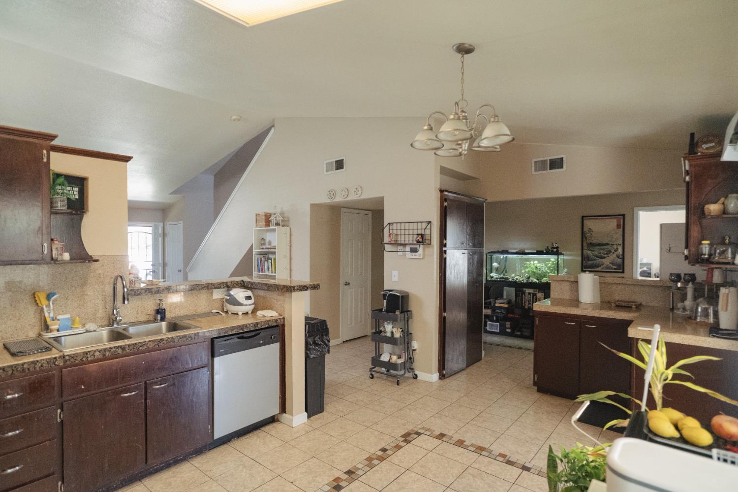 310 Buena Vista Ct, Merced, CA 95348