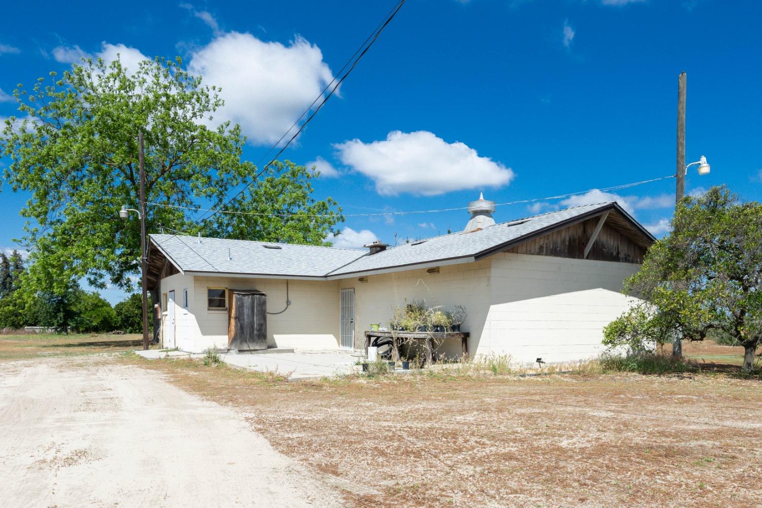 347 E Clayton Ave, Fresno, CA 93725