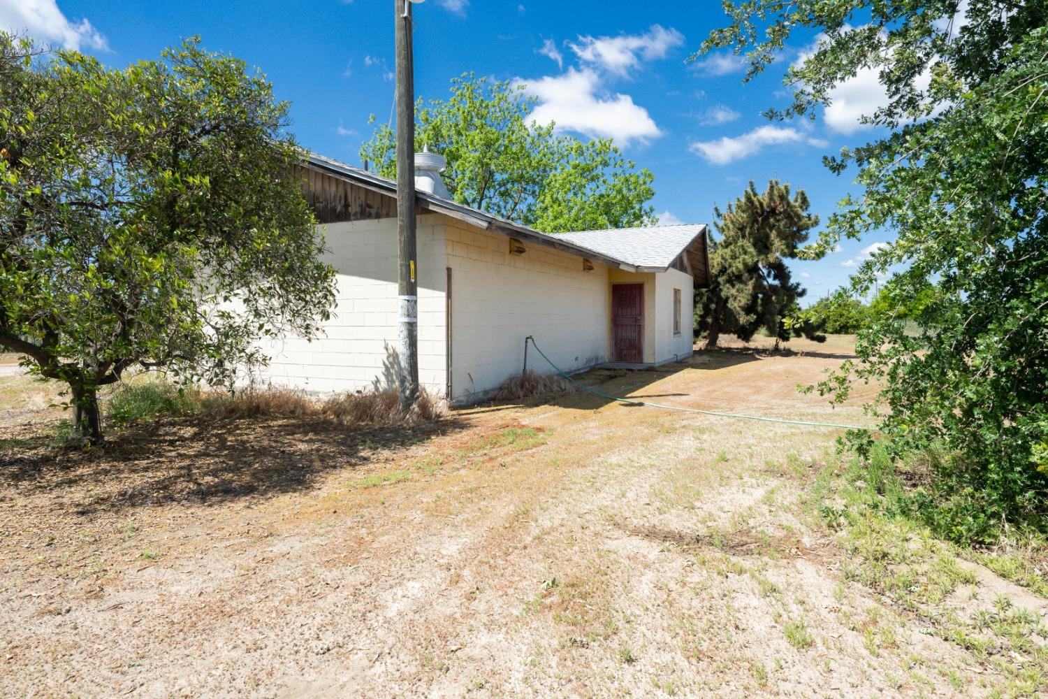 347 E Clayton Ave, Fresno, CA 93725