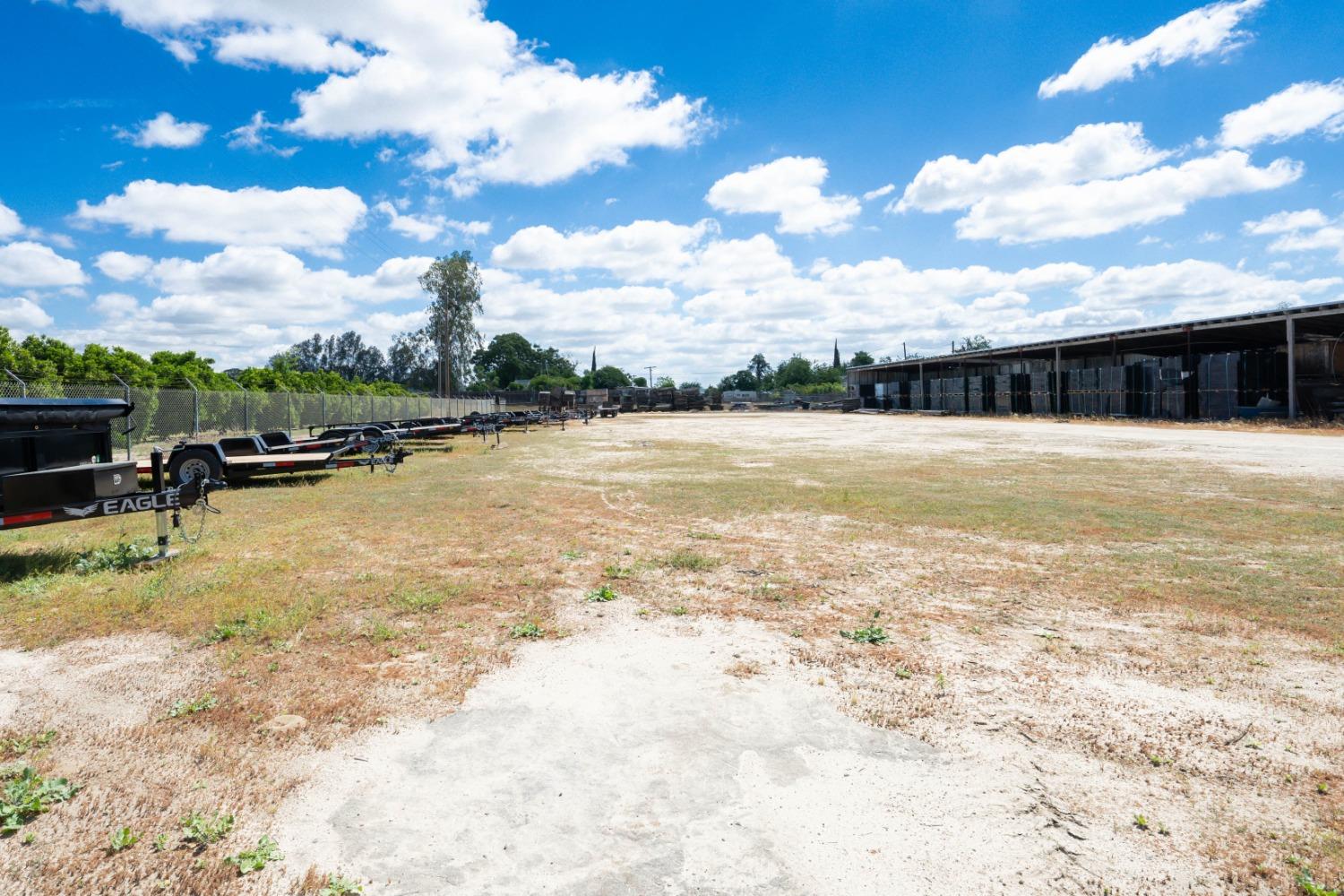 347 E Clayton Ave, Fresno, CA 93725