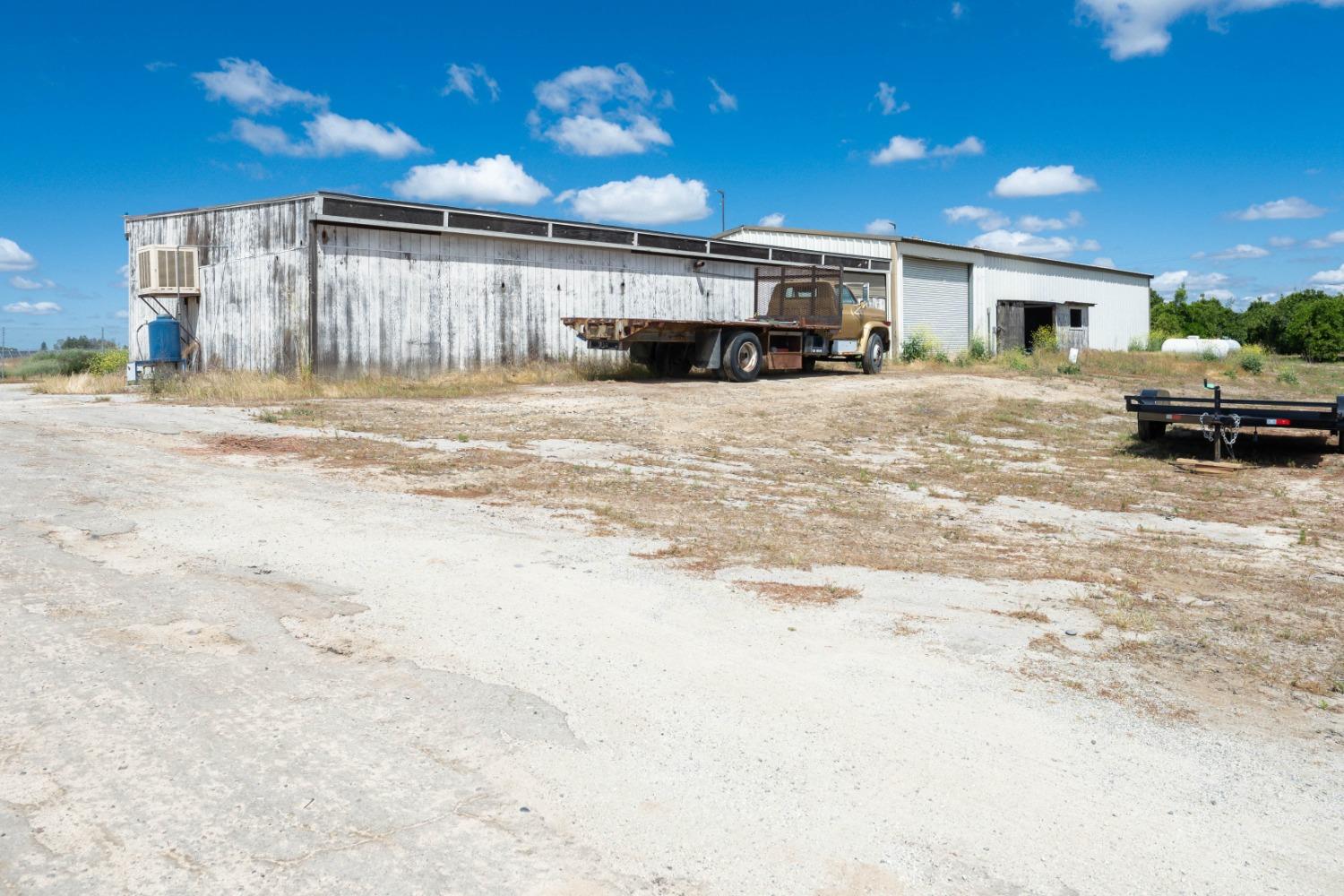 347 E Clayton Ave, Fresno, CA 93725