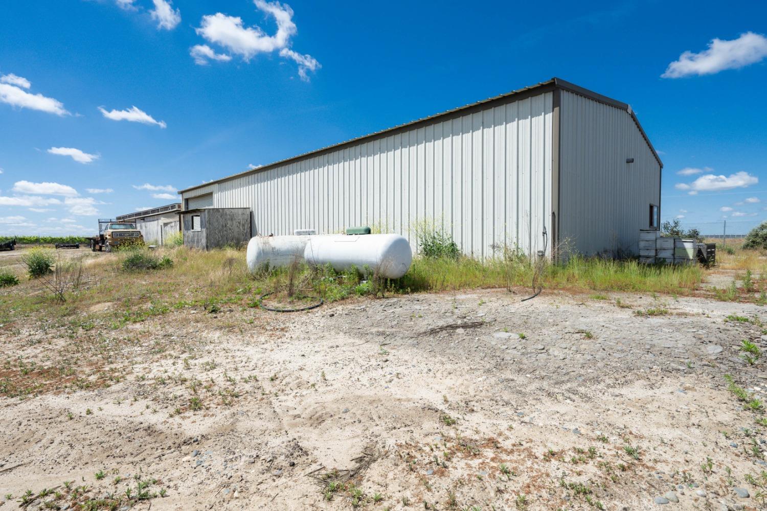 347 E Clayton Ave, Fresno, CA 93725