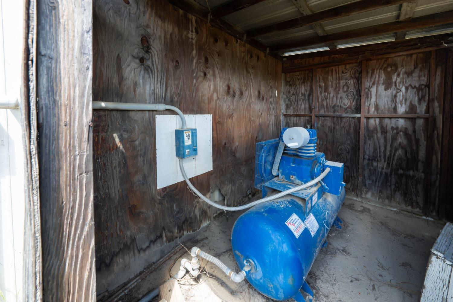 347 E Clayton Ave, Fresno, CA 93725