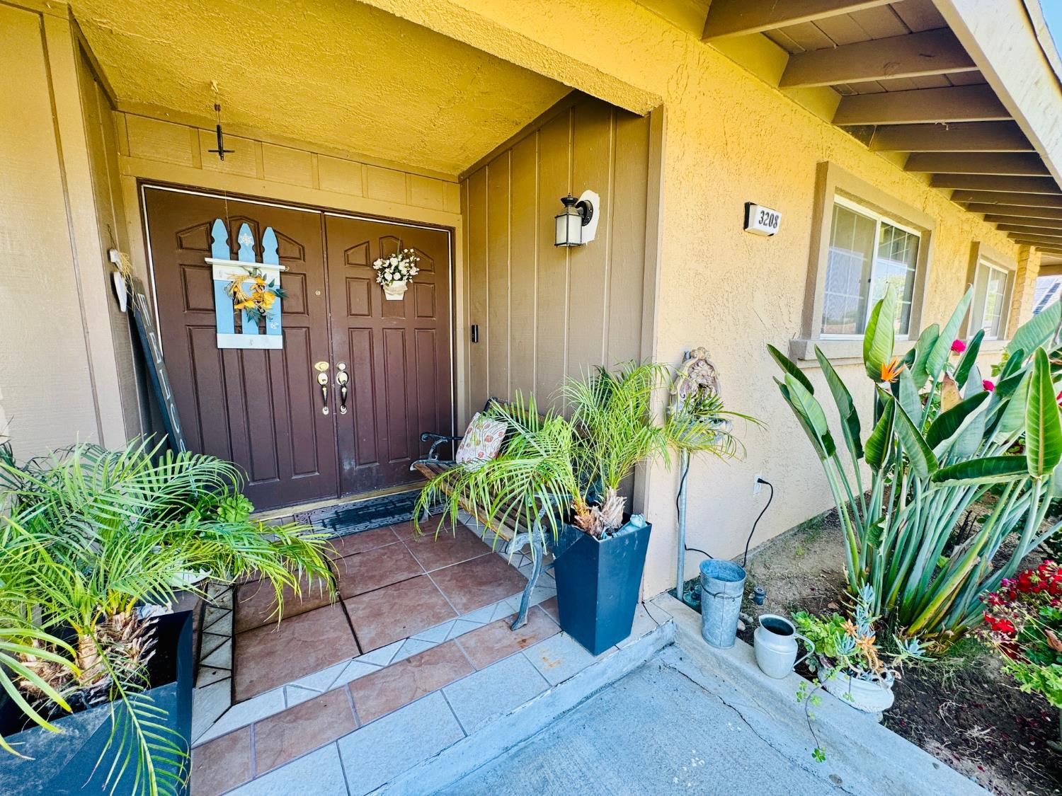 3208 Sunview Dr, Bakersfield, CA 93306