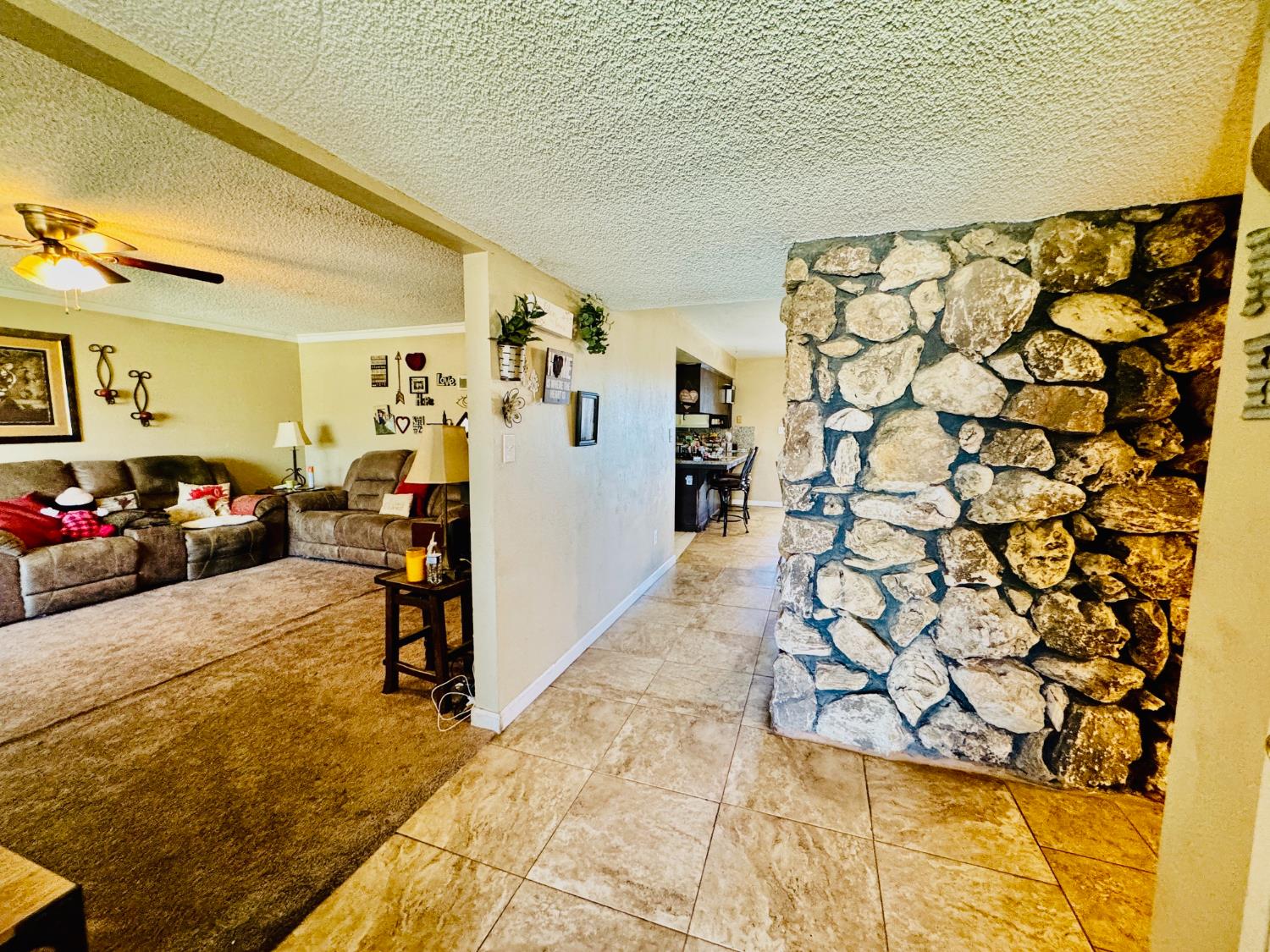 3208 Sunview Dr, Bakersfield, CA 93306