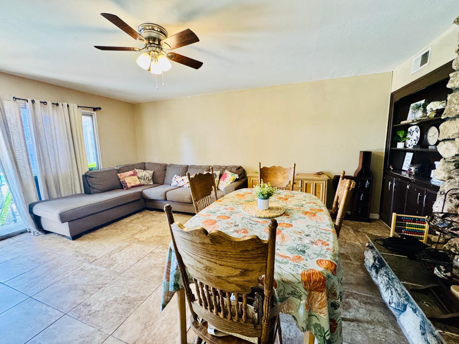 3208 Sunview Dr, Bakersfield, CA 93306