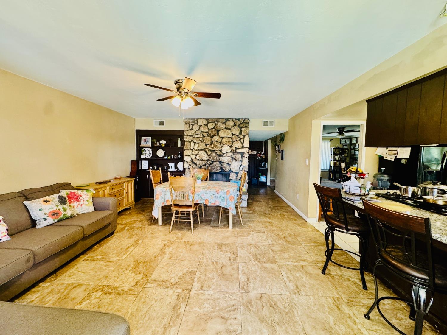 3208 Sunview Dr, Bakersfield, CA 93306