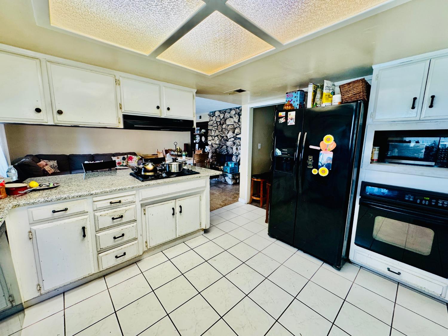 3208 Sunview Dr, Bakersfield, CA 93306