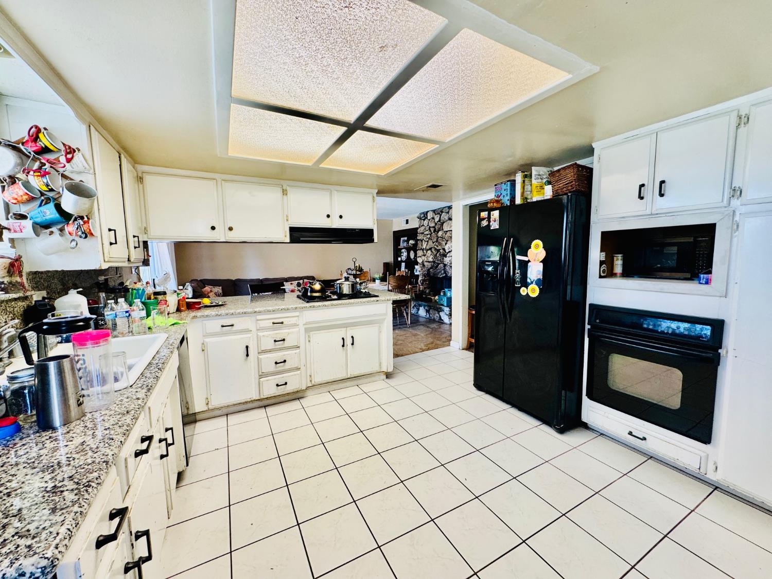 3208 Sunview Dr, Bakersfield, CA 93306