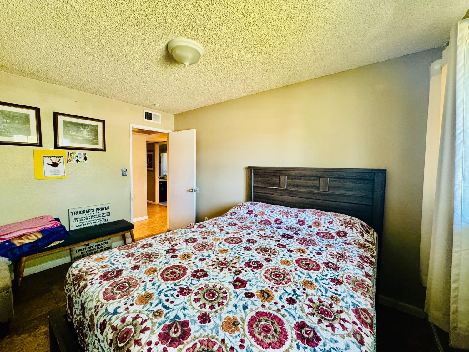 3208 Sunview Dr, Bakersfield, CA 93306