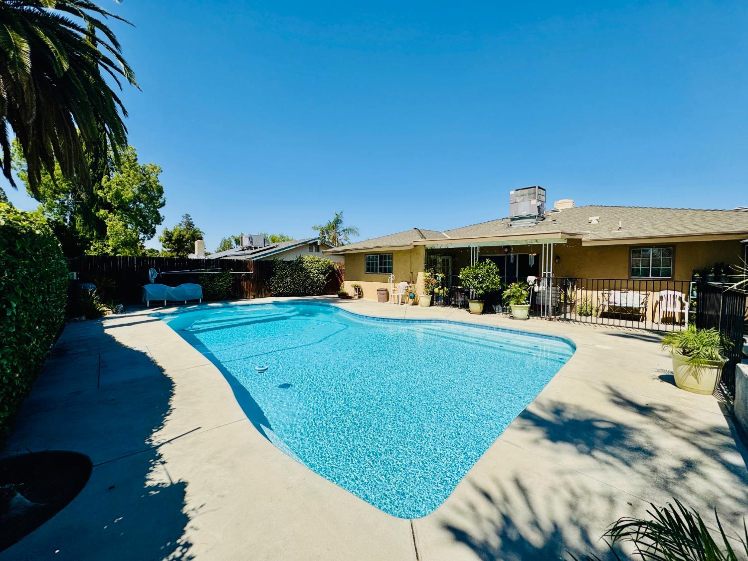 3208 Sunview Dr, Bakersfield, CA 93306