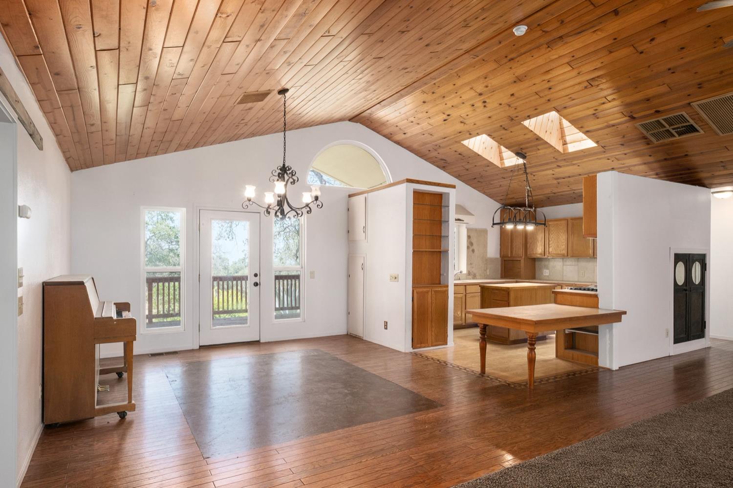 37667 Eagle Dr, Raymond, CA 93653