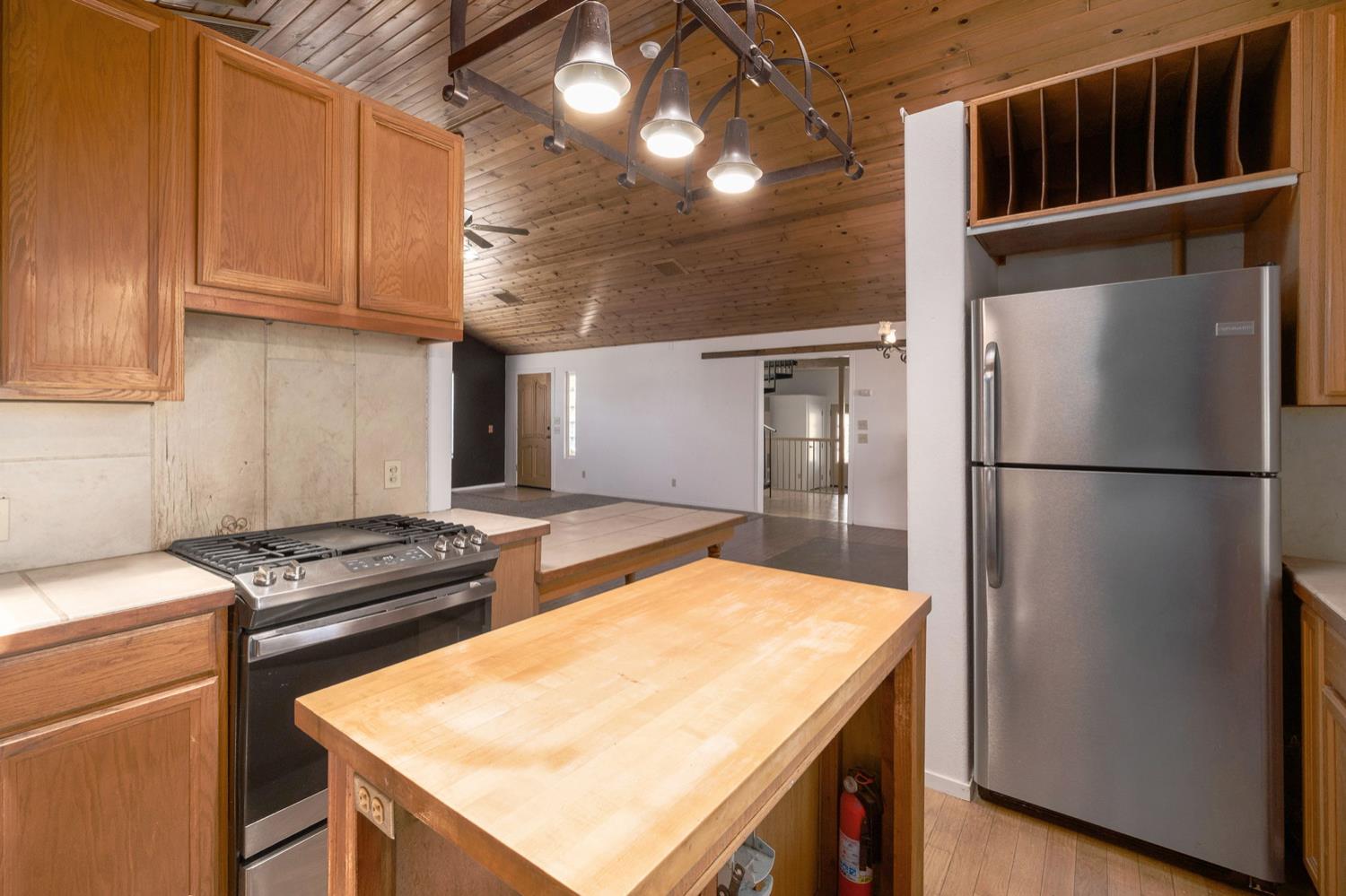 37667 Eagle Dr, Raymond, CA 93653