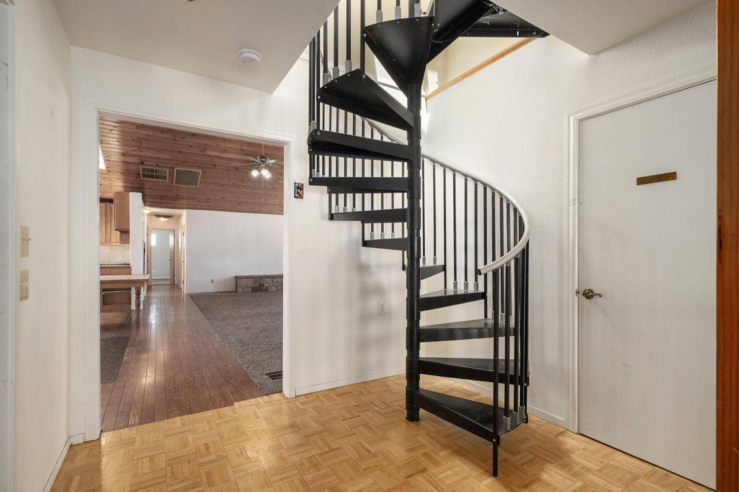 37667 Eagle Dr, Raymond, CA 93653