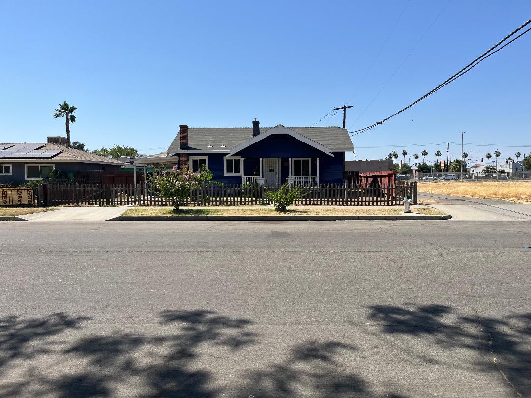 1021 Mariposa St, Fresno, CA 93706