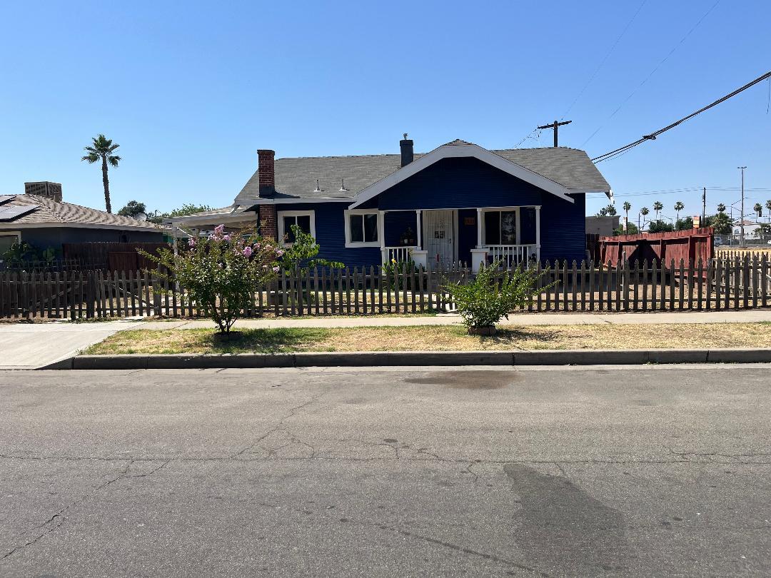 1021 Mariposa St, Fresno, CA 93706