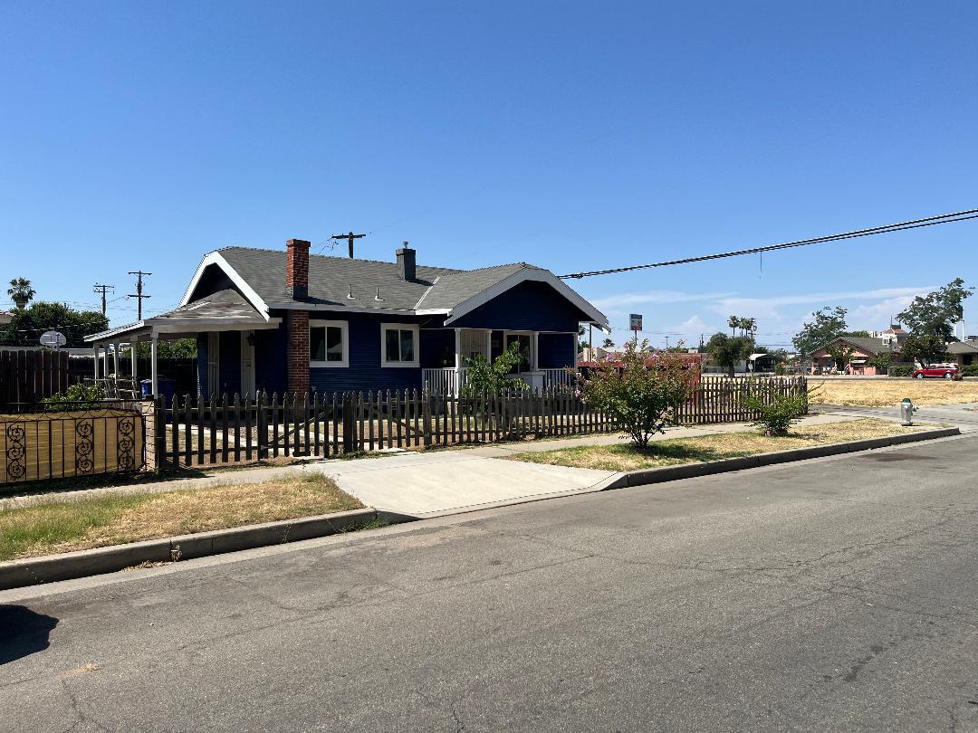 1021 Mariposa St, Fresno, CA 93706