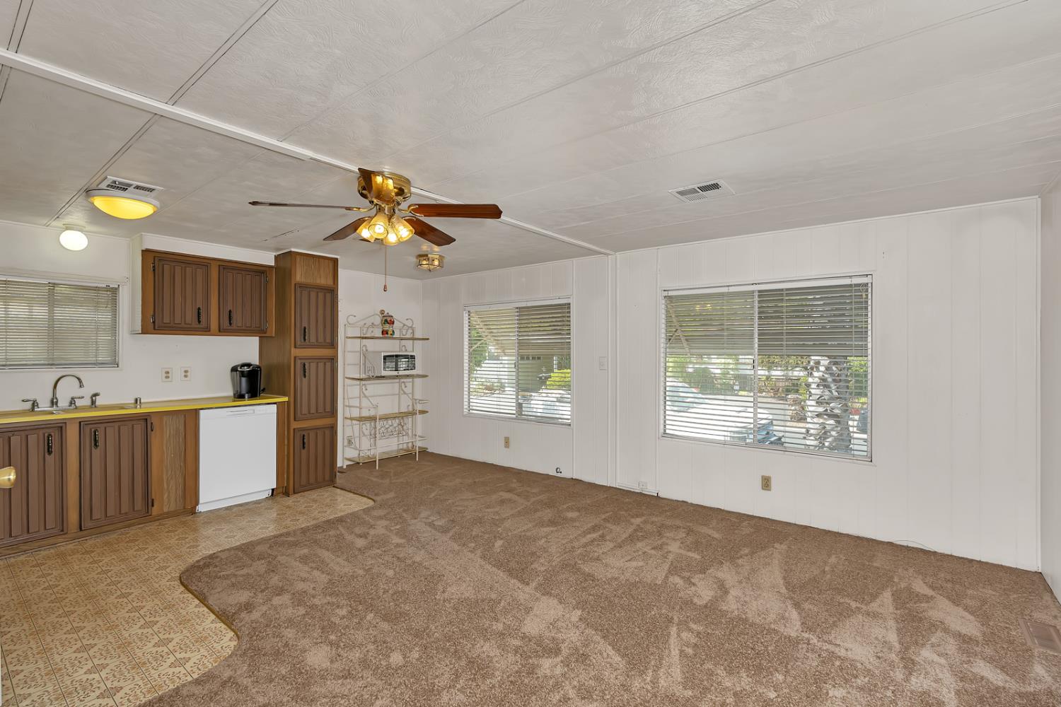 221 W Herndon Ave #59, Fresno, CA 93650