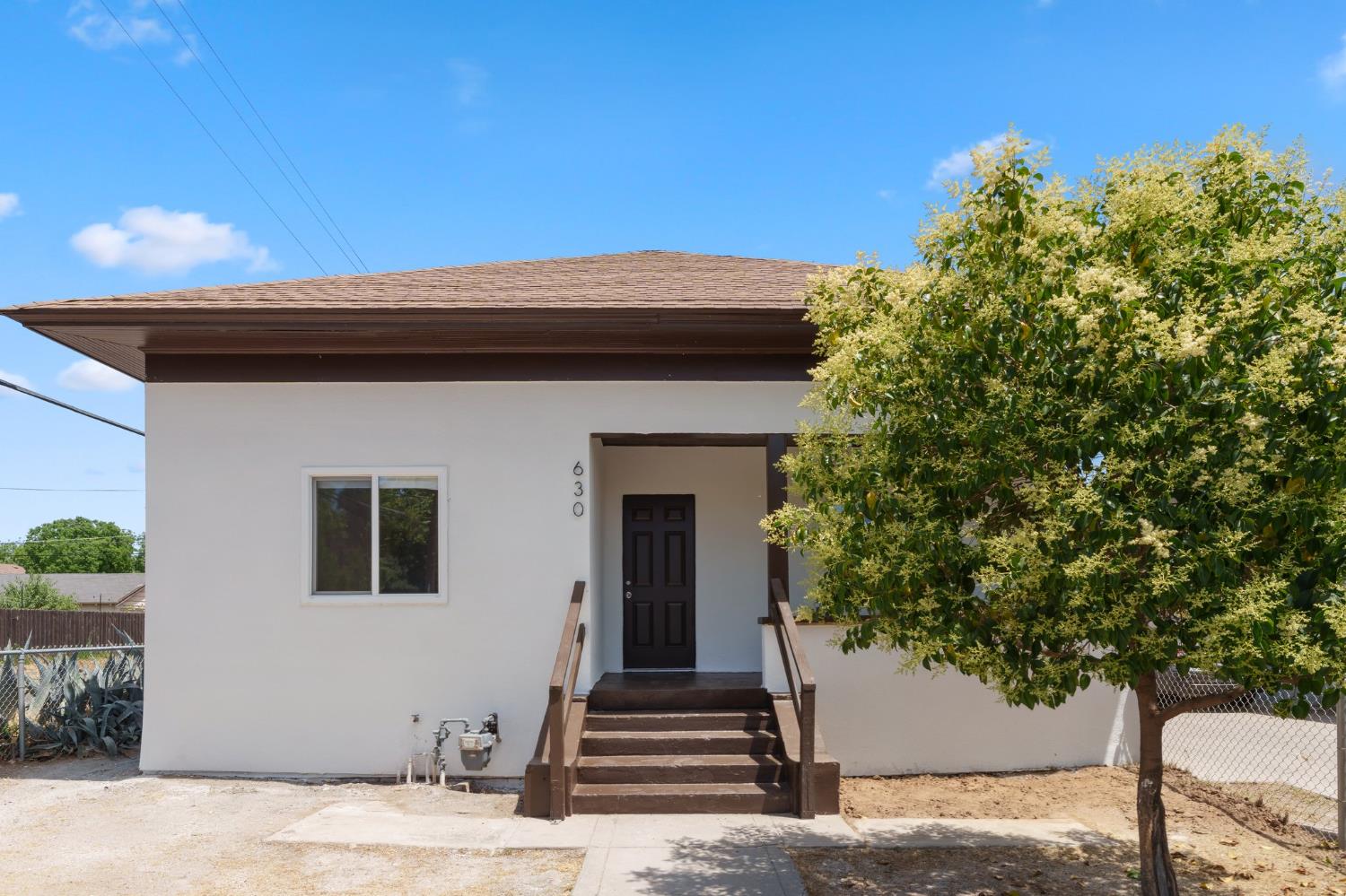 630 N Roosevelt Ave, Fresno, CA 93728