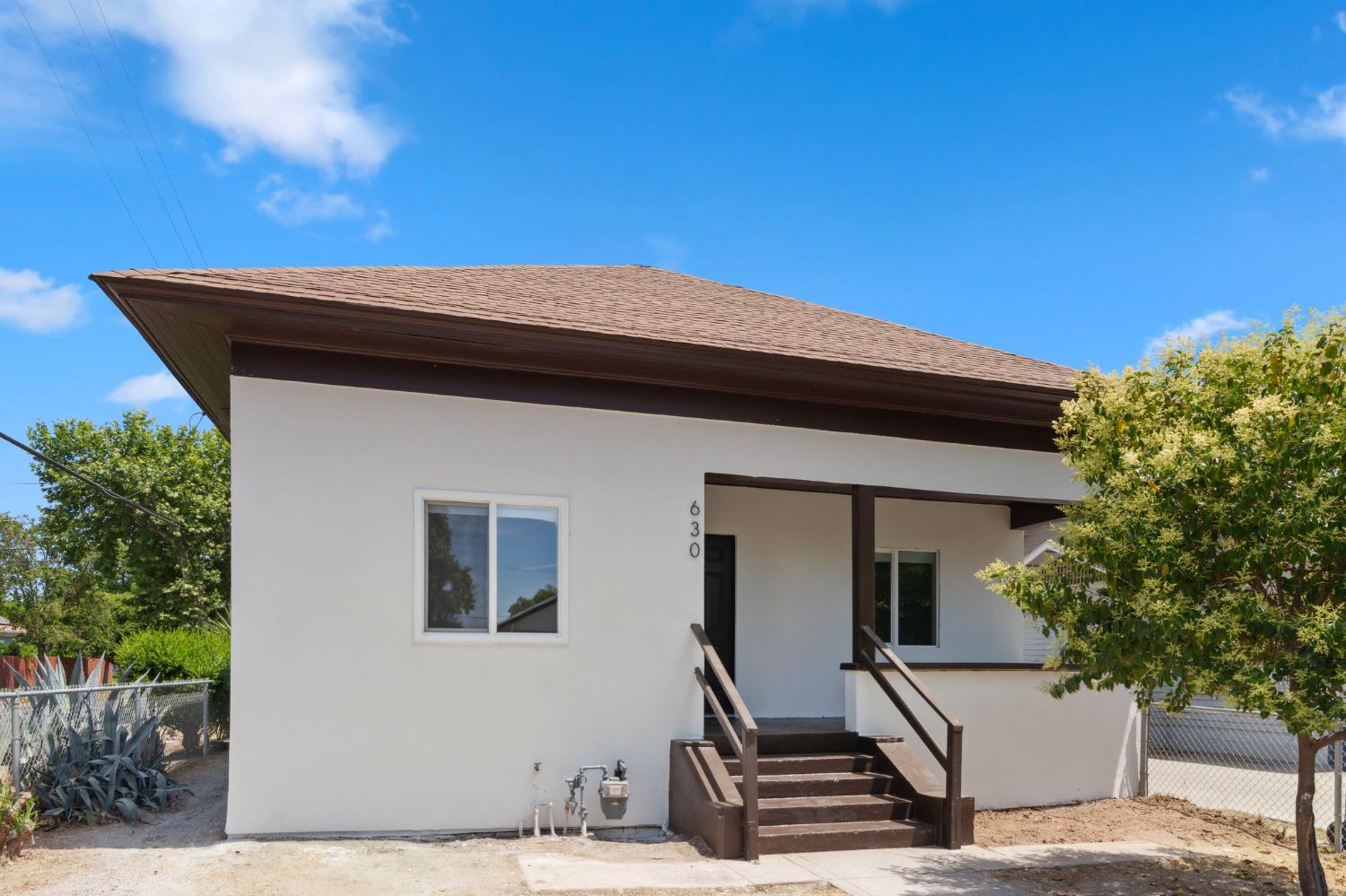 630 N Roosevelt Ave, Fresno, CA 93728