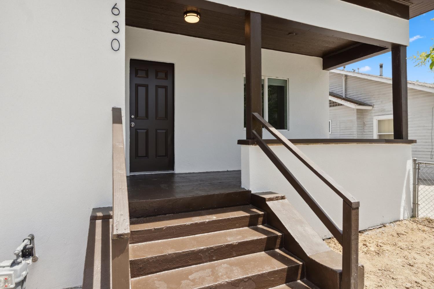 630 N Roosevelt Ave, Fresno, CA 93728