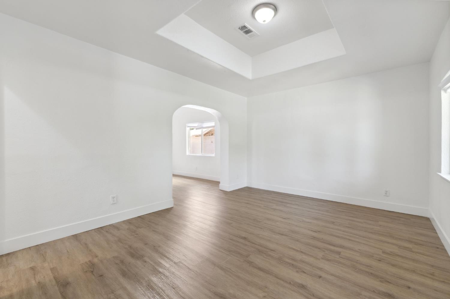 630 N Roosevelt Ave, Fresno, CA 93728